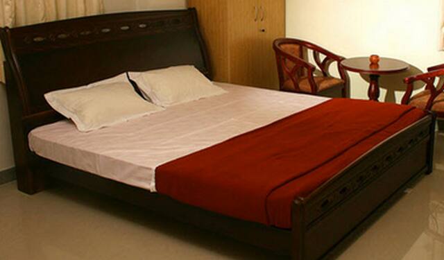 Shamlal Guest House, Thane 1